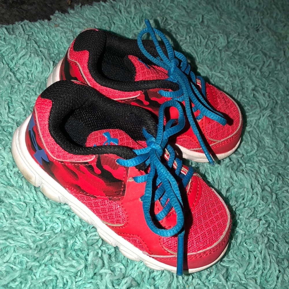 Red under armour shoes